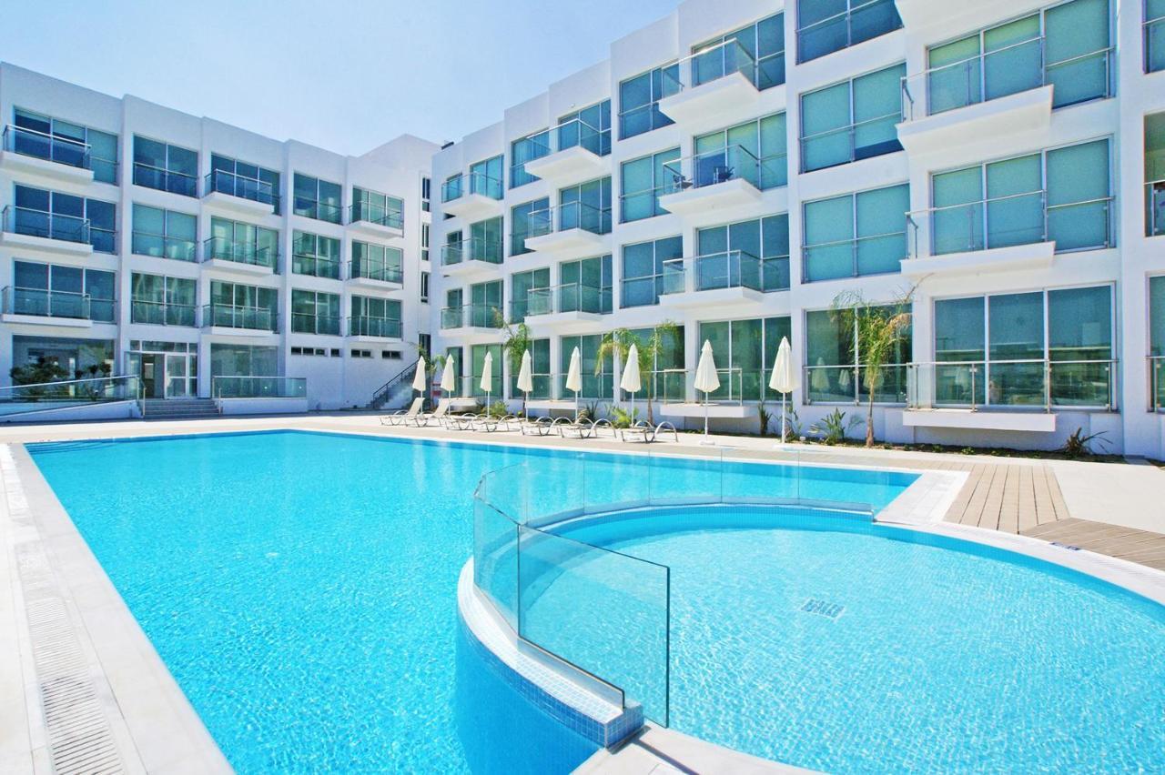Meryl - Coralli Beachfront Apartment Protaras Ngoại thất bức ảnh