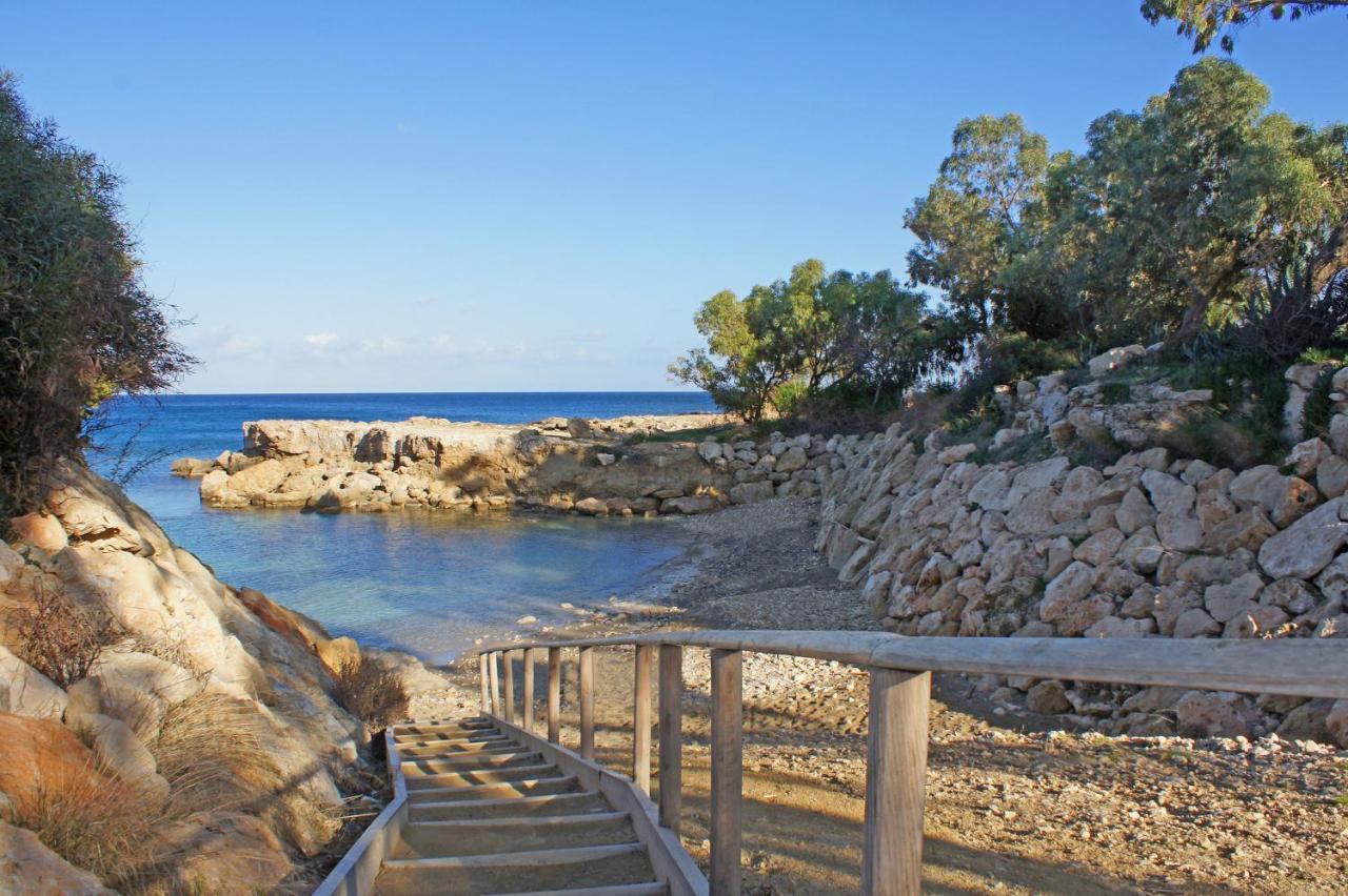 Meryl - Coralli Beachfront Apartment Protaras Ngoại thất bức ảnh