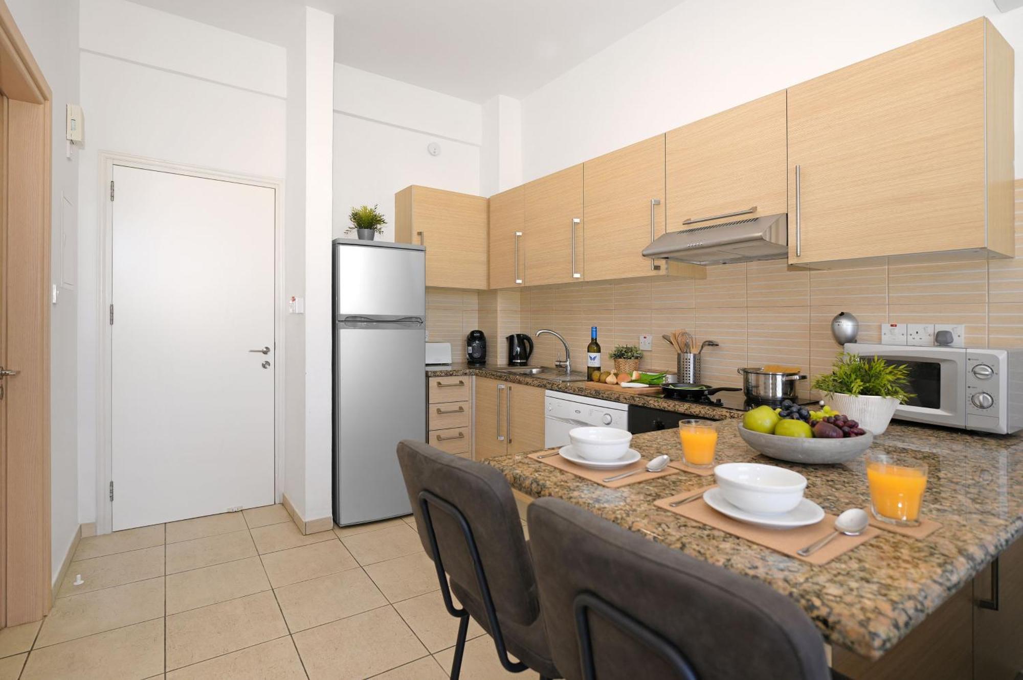 Meryl - Coralli Beachfront Apartment Protaras Ngoại thất bức ảnh