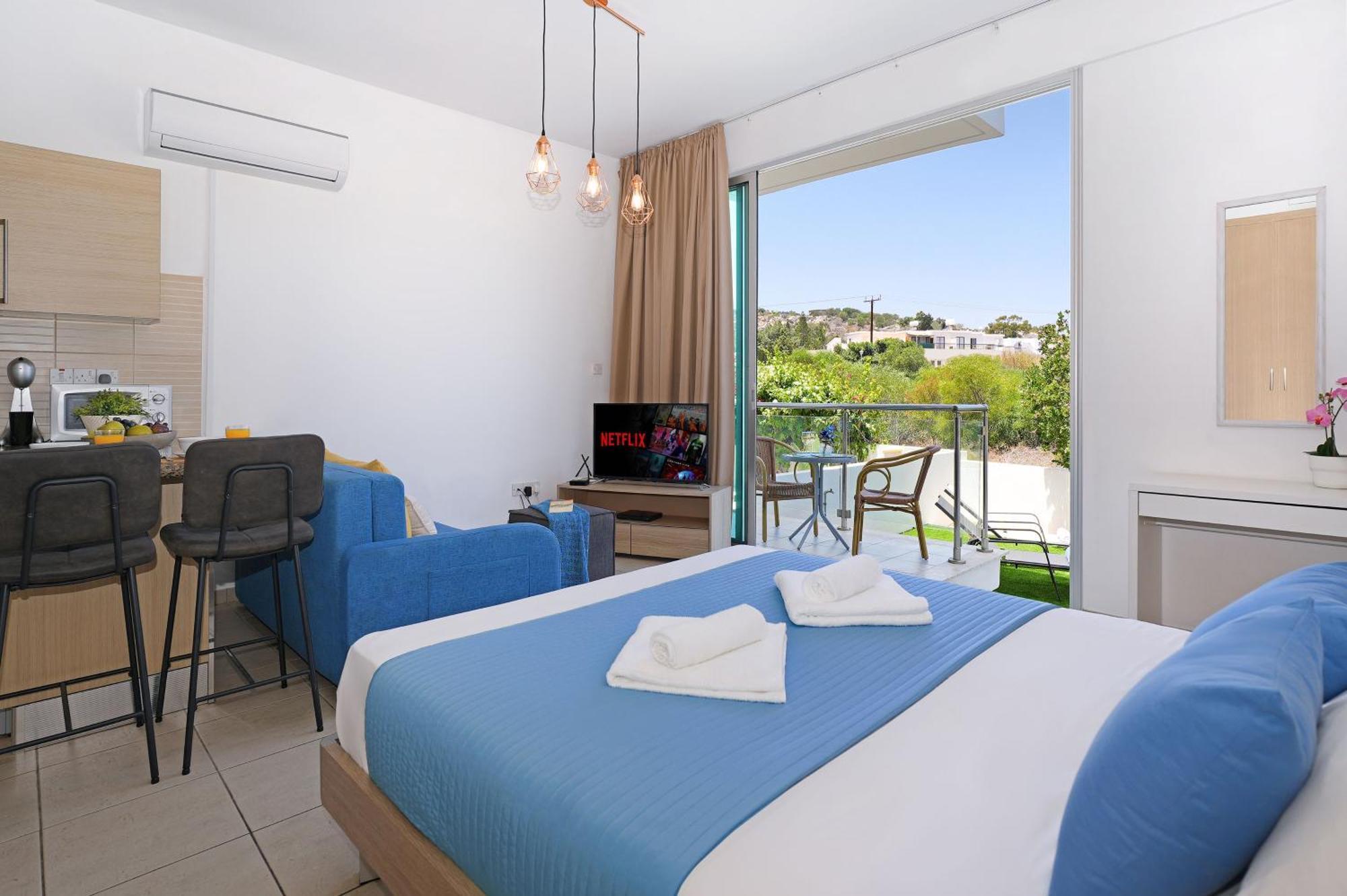 Meryl - Coralli Beachfront Apartment Protaras Ngoại thất bức ảnh