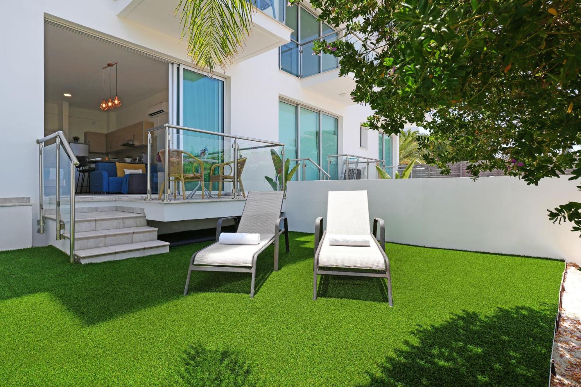 Meryl - Coralli Beachfront Apartment Protaras Ngoại thất bức ảnh